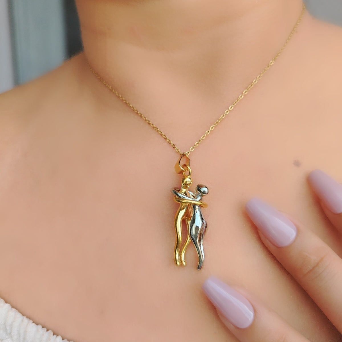 COLLAR ABRAZO INFINITO 316L – Amor que envuelve