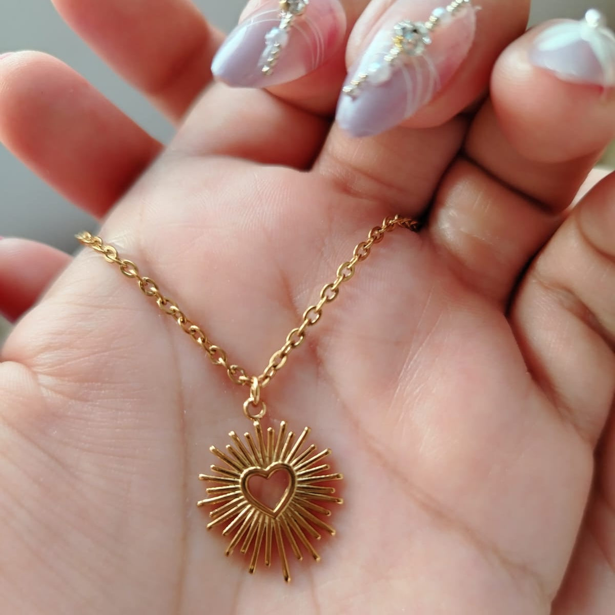 COLLAR CORAZON RADIANTE