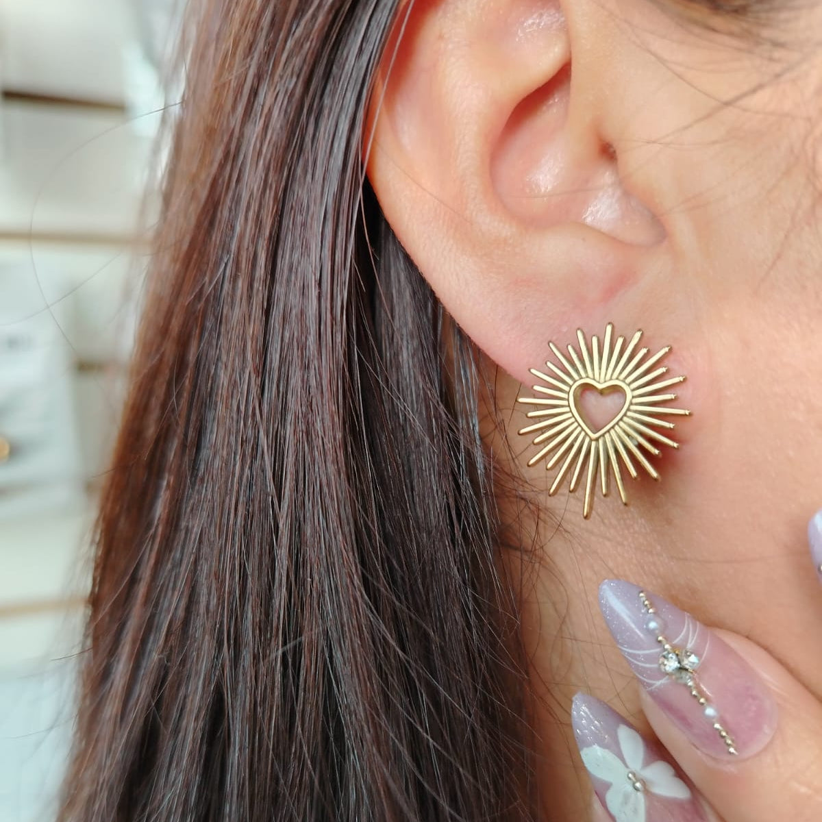 ARETES CORAZON RADIANTE