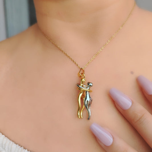 COLLAR ABRAZO INFINITO 316L – Amor que envuelve
