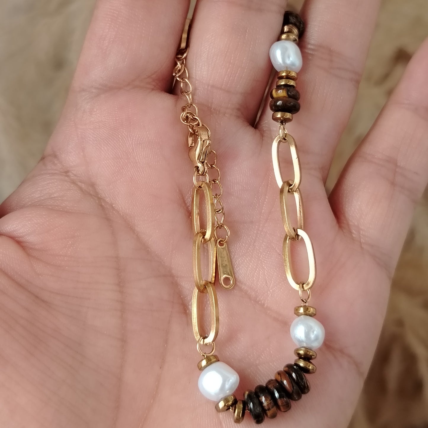 PULSERA RAÍZ – Conexión y fuerza interior