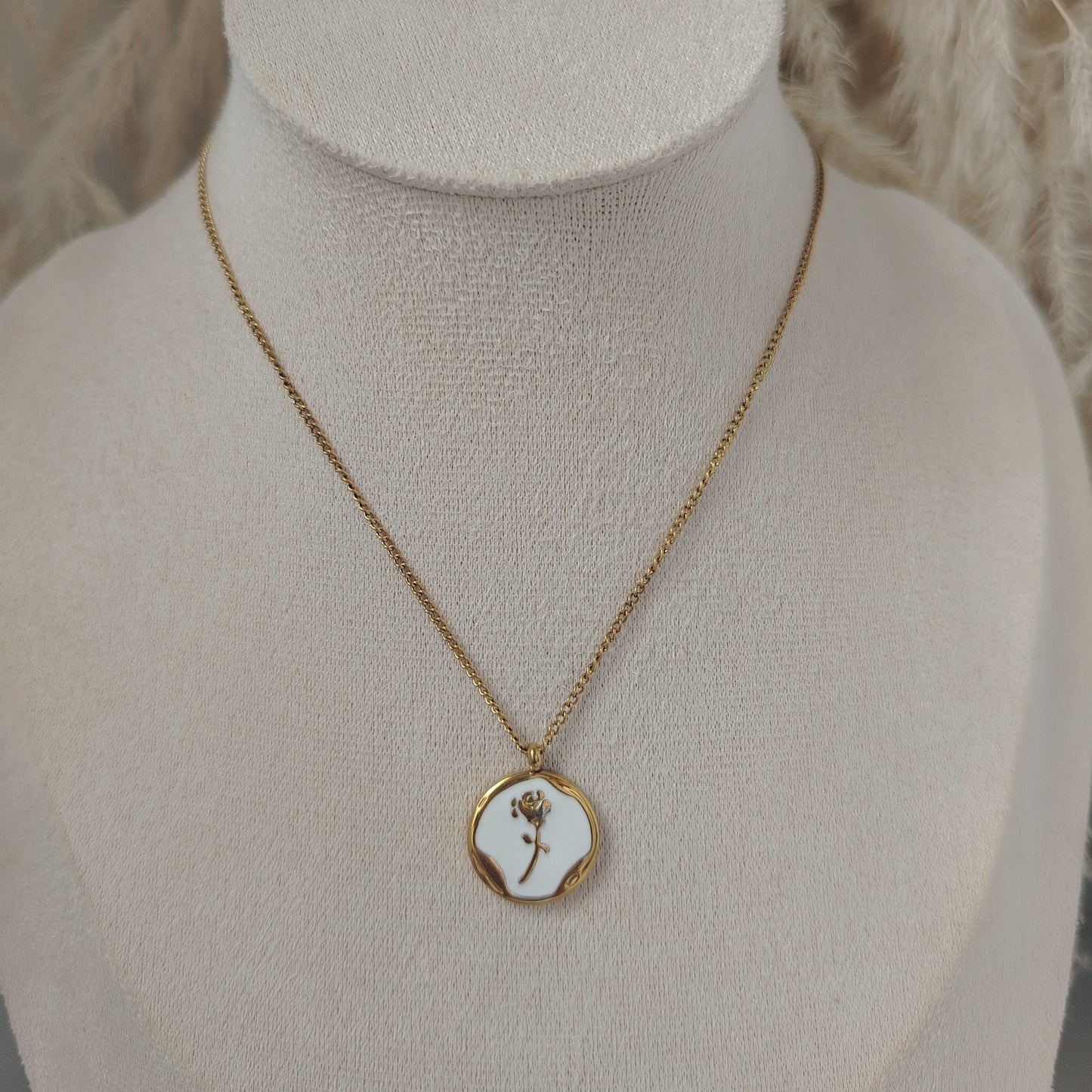 COLLAR ROSA ETERNA – Belleza que perdura